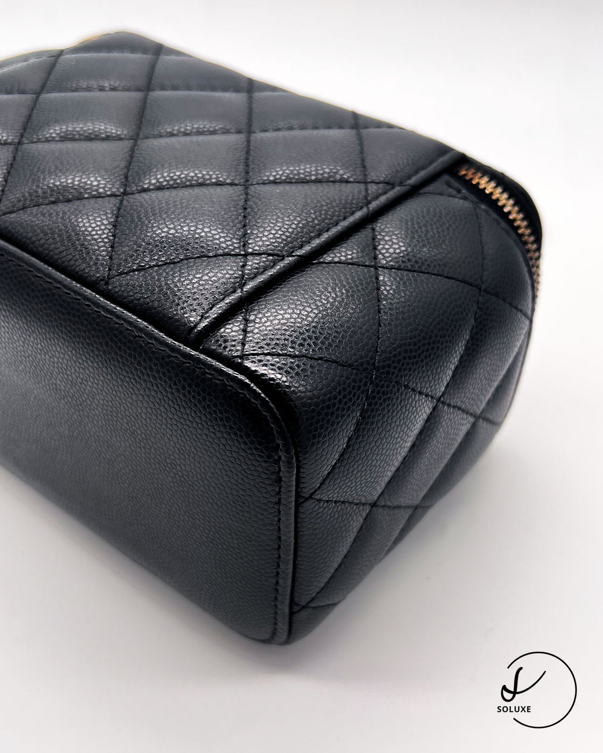 Long Vanity Case with Chain