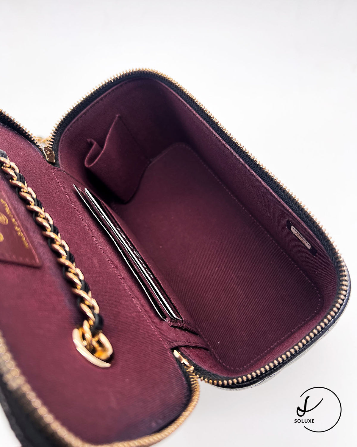 Long Vanity Case with Chain