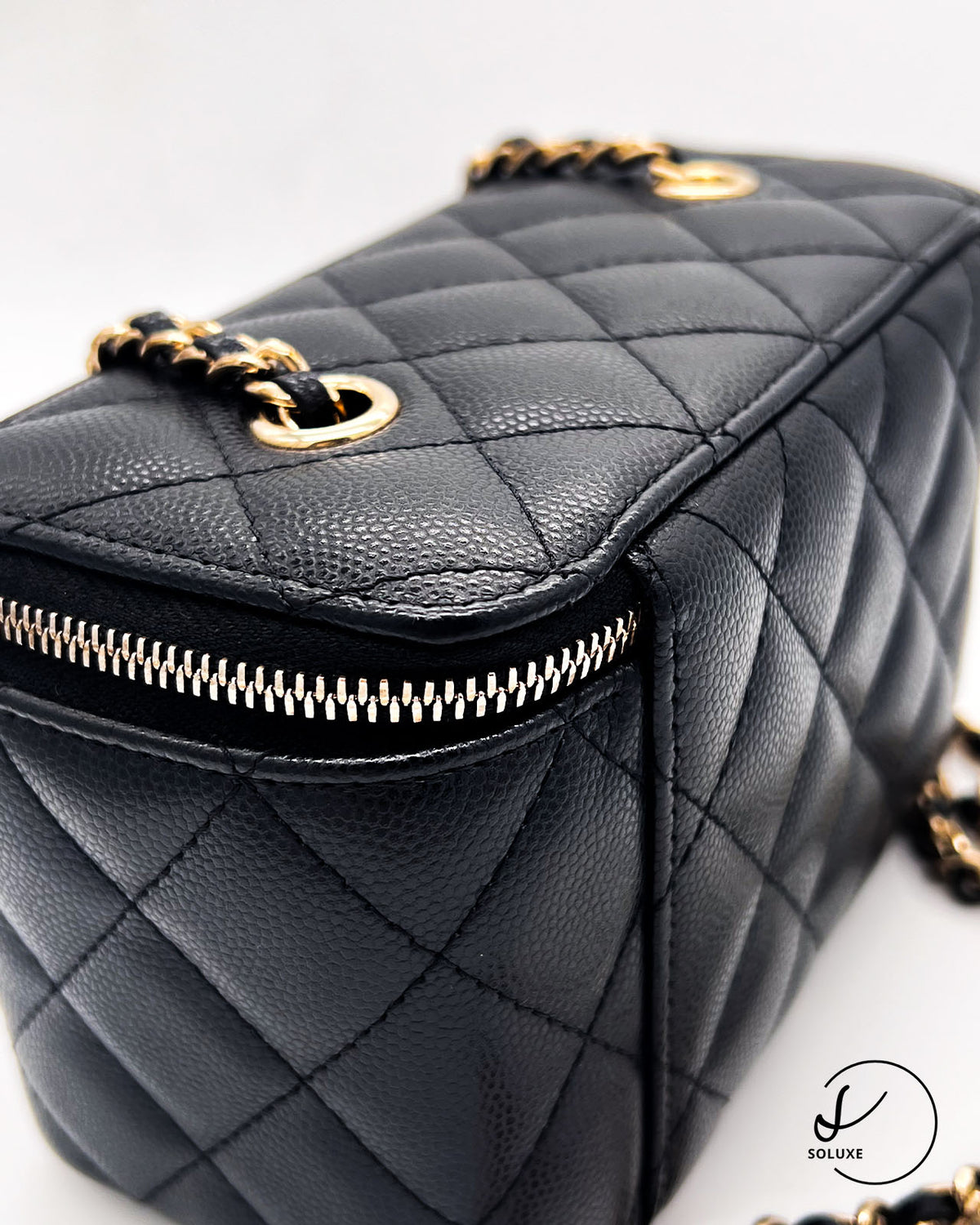 Long Vanity Case with Chain