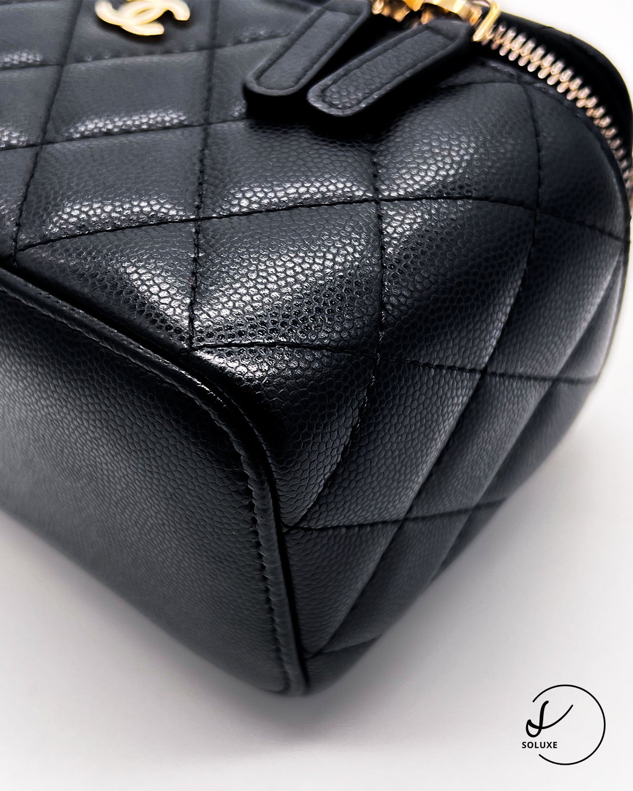 Long Vanity Case with Chain