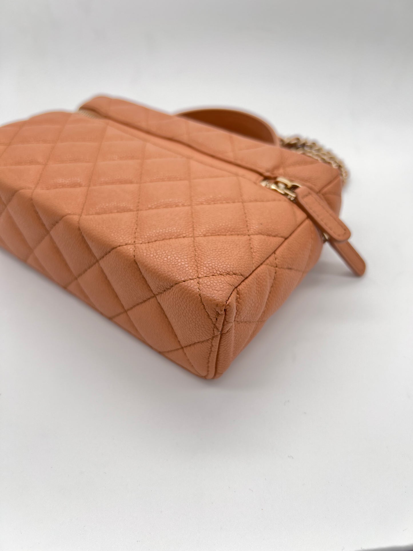 Vanity with Chain Dark Beige GHW