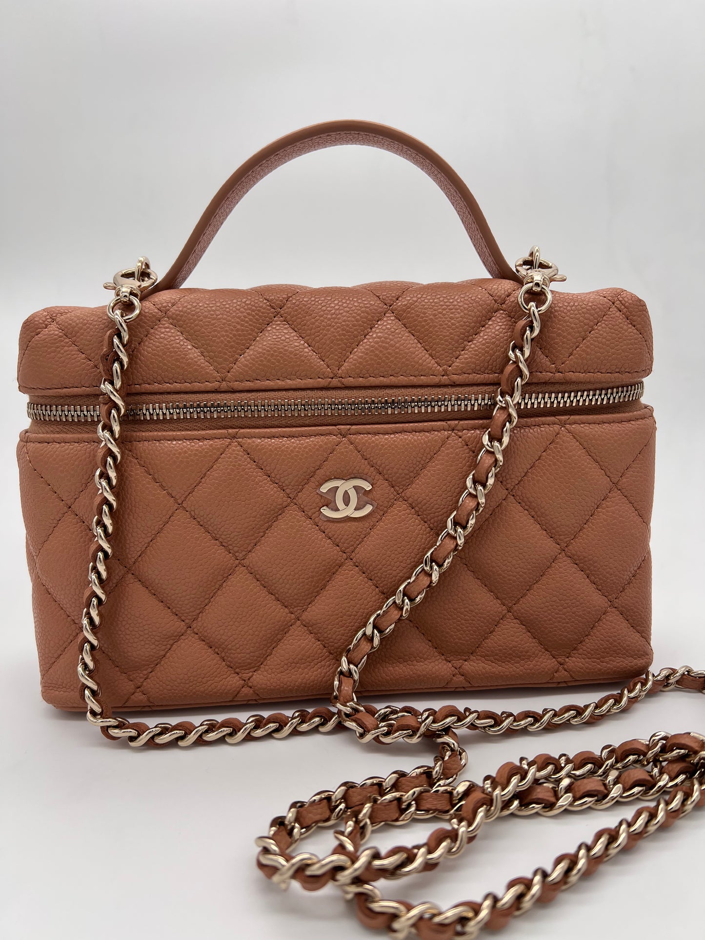 Vanity with Chain Dark Beige GHW