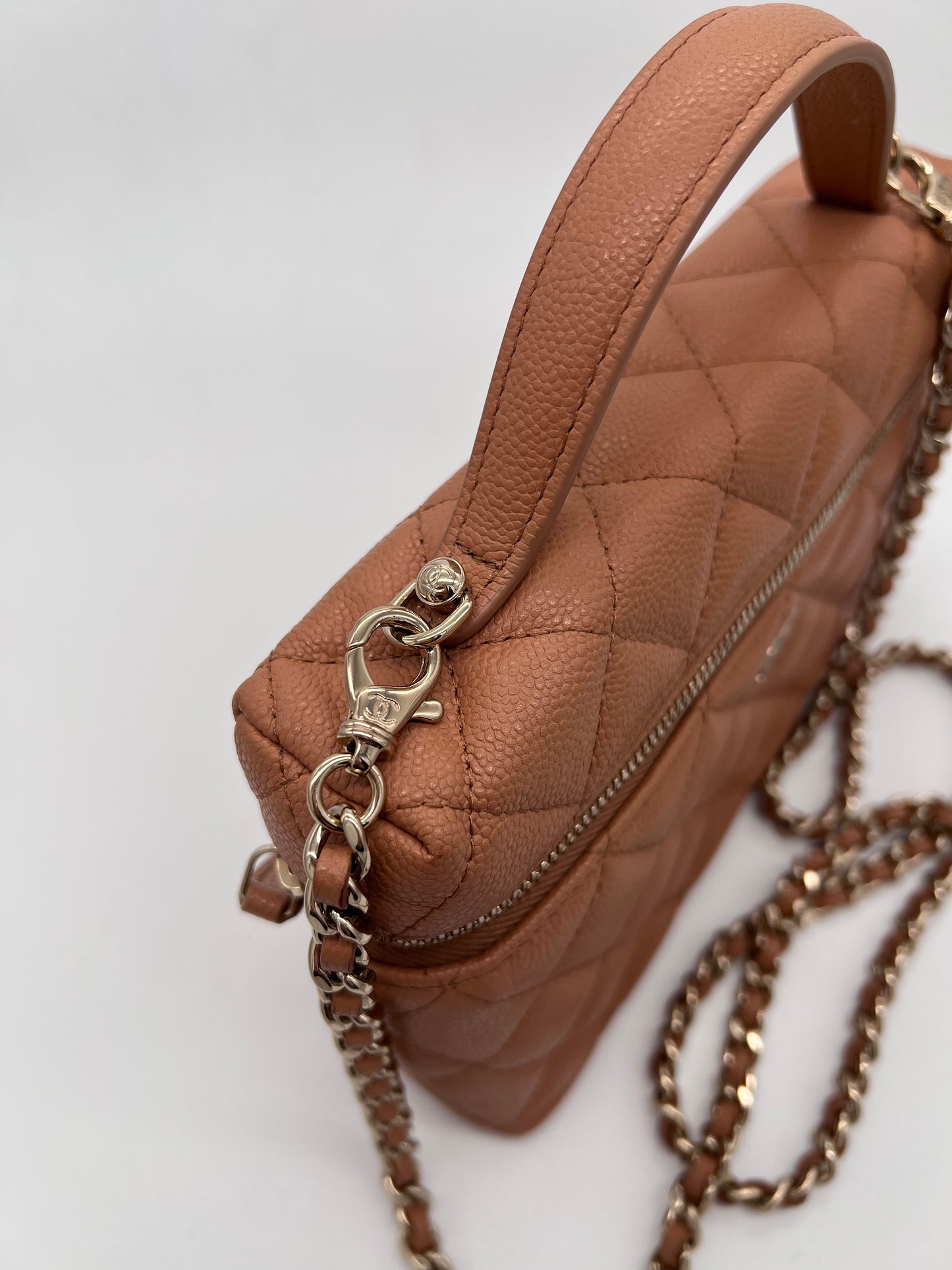 Vanity with Chain Dark Beige GHW
