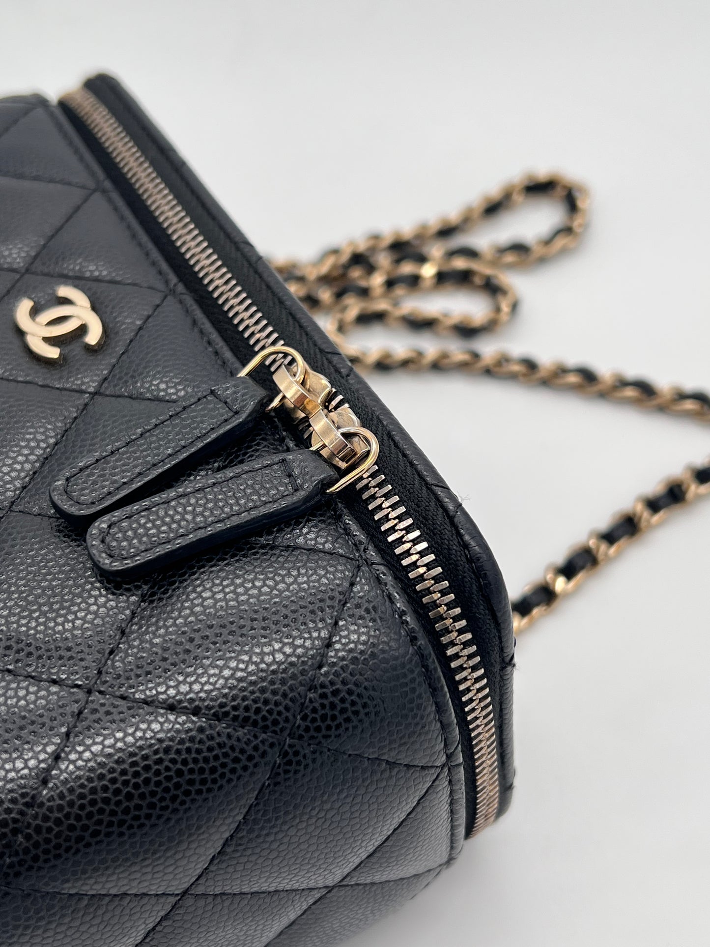 Long Vanity Case with Chain