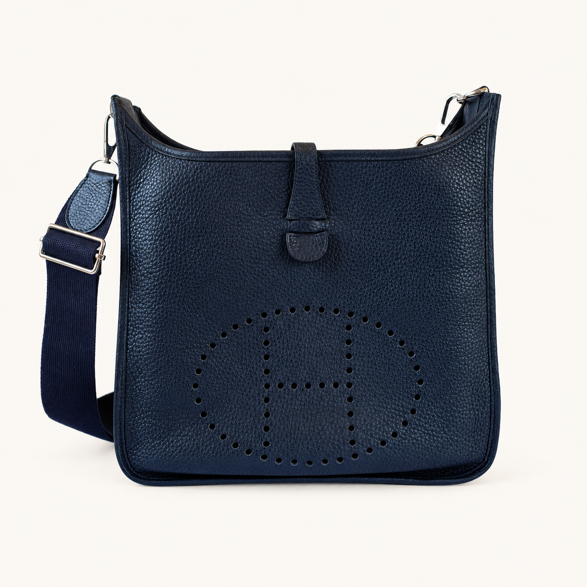 Evelyne 29 GM Bleu Nuit PHW — product preview on cream background